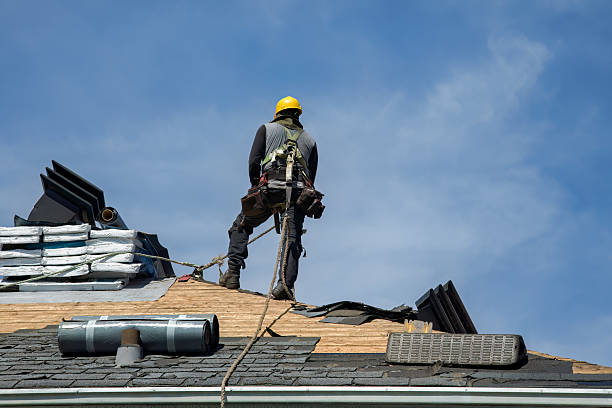 Professional Gutter Installation technician working in Lake City, SC